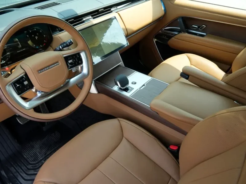 2026 Land Rover Range Rover Vogue SE 6 Cylinders petrol Engine White Tan SUV GCC Specs