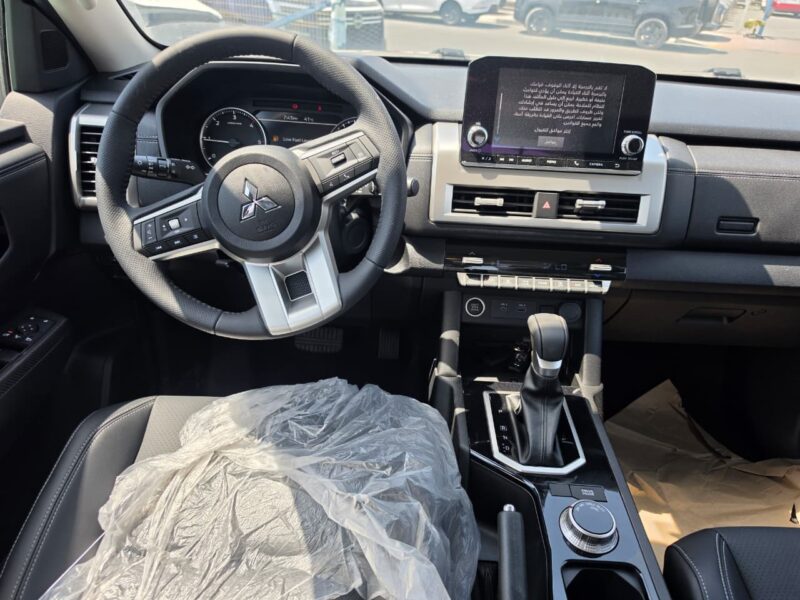 2026 Mitsubishi L200 Double Cab AT 2.4L 4 Cylinders Diesel Engine White Black Pickup Truck
