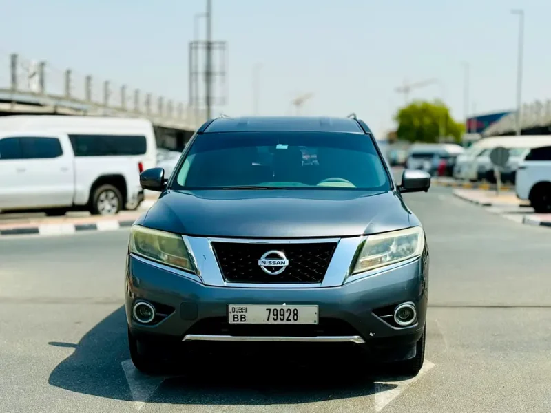 2015 Nissan Pathfinder 3.5 Litres 6 Cylinders Petrol Engine Silver Beige SUV GCC Specs Automatic