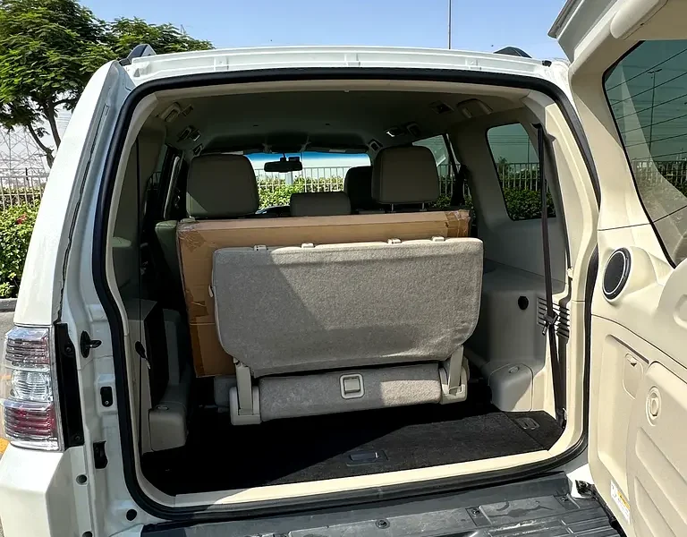 2020 Mitsubishi Pajero GLS Top Line 3.8L 6 Cylinders Petrol Engine White Beige SUV GCC Specs
