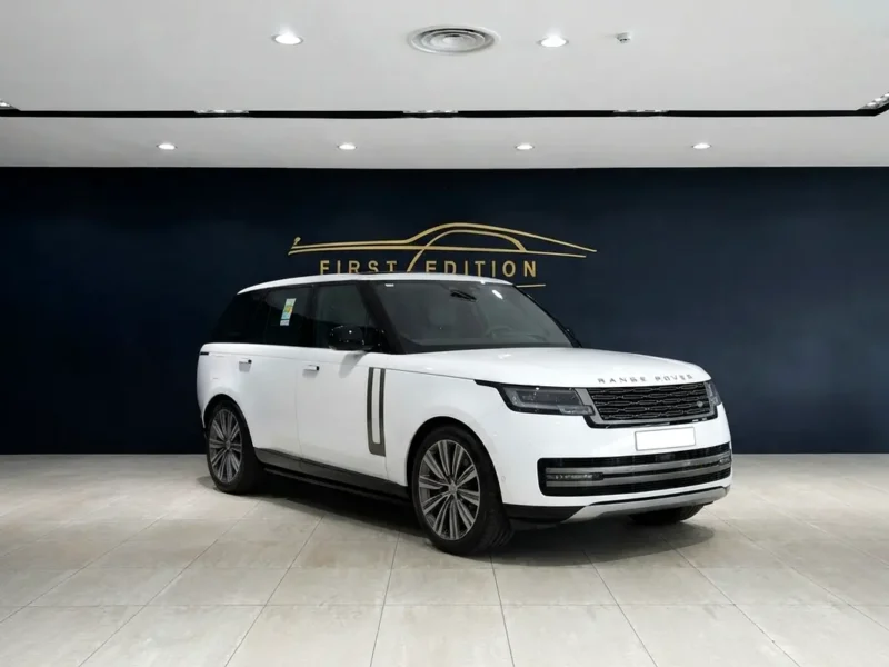 2026 Land Rover Range Rover Vogue SE 6 Cylinders petrol Engine White Tan SUV GCC Specs