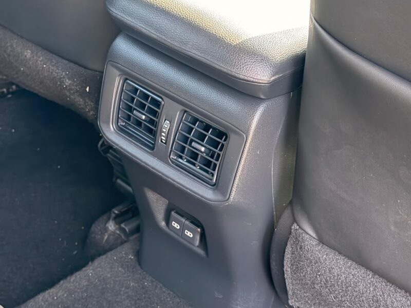 2023 TOYOTA RAV 4 XLE 2.5 Litres V4 Petrol Engine Grey Black SUV American Specs Automatic