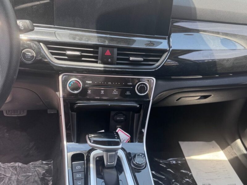 2026 Kia Seltos LX STD 1.6 Litres 4 Cylinders Petrol Engine White Black SUV Chinese Specs