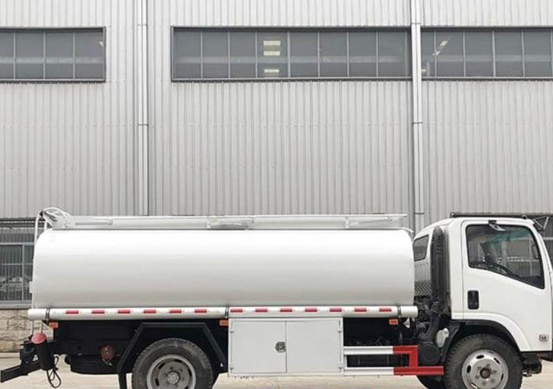 2026 Isuzu NPR 3.0 Litres 4 Cylinders Diesel Engine Manual White Grey Water Tank