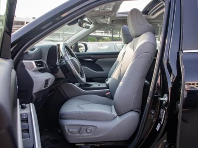 2025 TOYOTA HIGHLANDER GLE 2.5L Hybrid 4‑Cylinder Engine Black Grey SUV GCC Specs