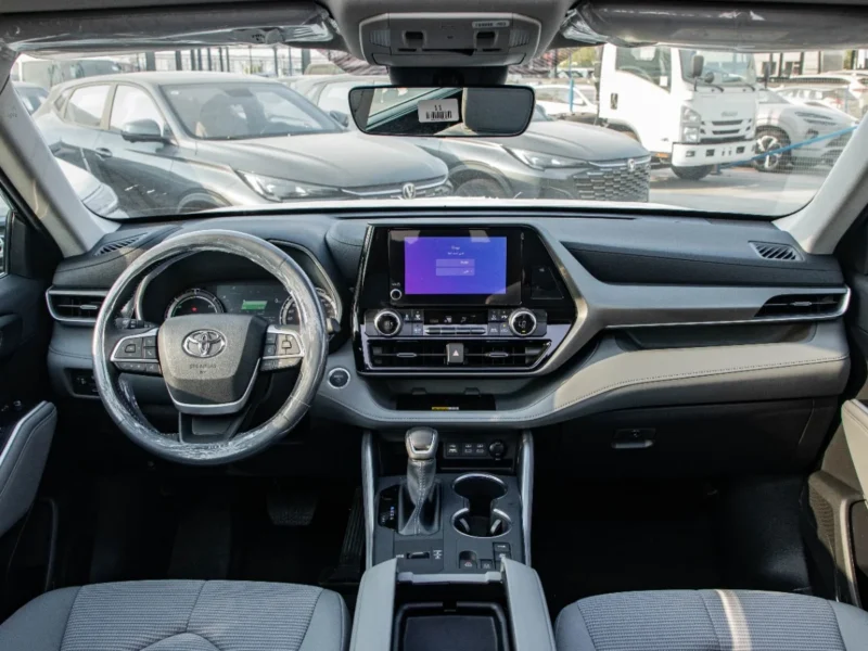2025 TOYOTA HIGHLANDER GLE 2.5L Hybrid 4‑Cylinder Engine Black Grey SUV GCC Specs