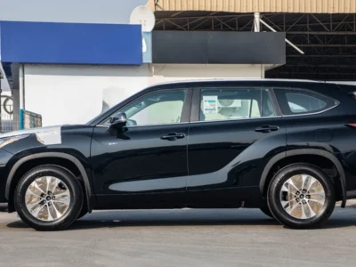 2025 TOYOTA HIGHLANDER GLE 2.5L Hybrid 4‑Cylinder Engine Black Grey SUV GCC Specs