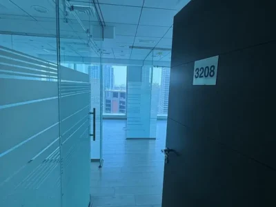 545 sqft Direct from Landlord, Small Unit with stunning view available in Burlington Tower Business, Bay