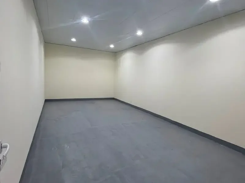 405 sqft VERSATILE SPACIOUS and RELIABLE STORAGE WAREHOUSE AVAILABLE FOR EASY STORAGE SOLUTIONS