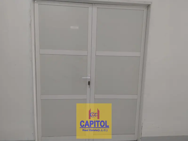 405 sqft WELL CONNECTED and EASY ACCESSIBLE STORAGE WAREHOUSE UNIT AVAILABLE FOR RENT
