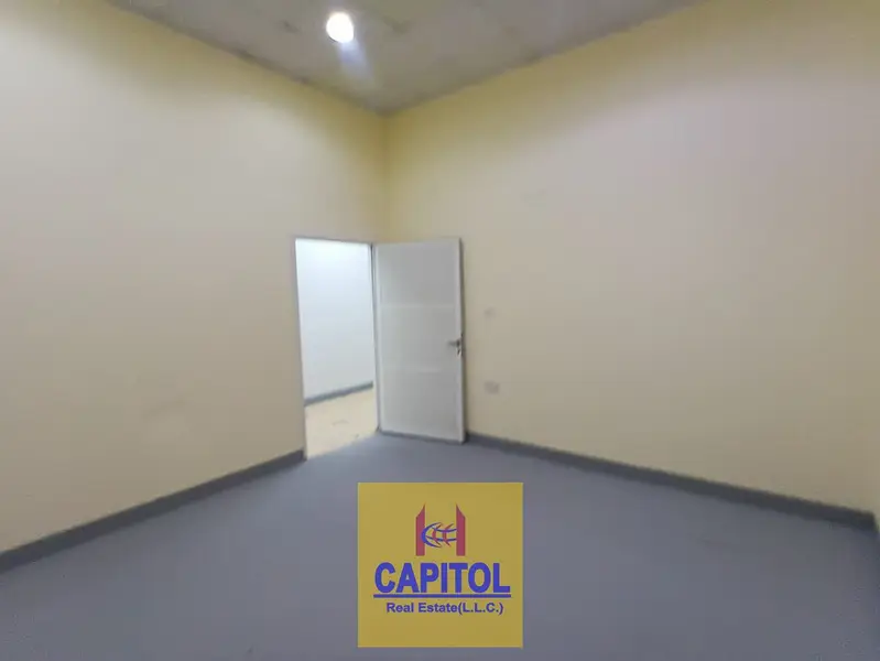 405 sqft WELL CONNECTED and EASY ACCESSIBLE STORAGE WAREHOUSE UNIT AVAILABLE FOR RENT