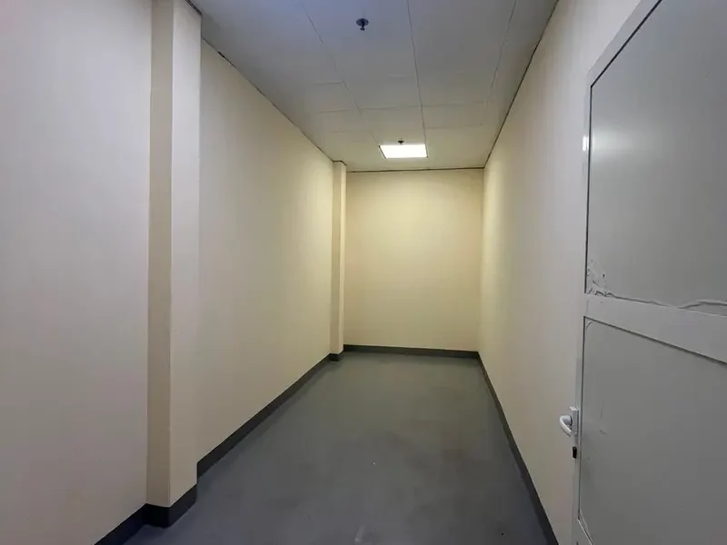 180 sqft STORAGE WAREHOUSE DESIGNED FOR EASE OF ACCESS AND CONVENIENT STORAGE IN AL QUOZ 4