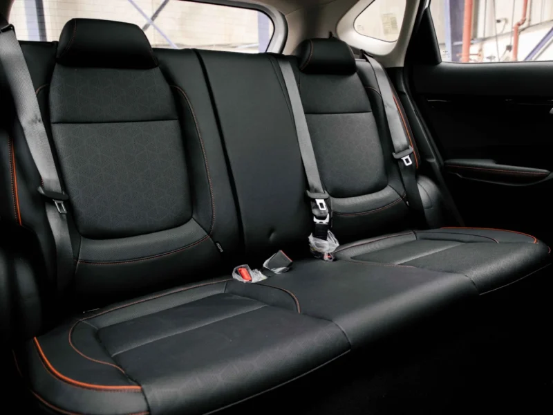 2025 Kia Seltos PREMIUM PV 1.5 Litres 4‑Cylinder Petrol Engine White Black SUV Chinese Specs