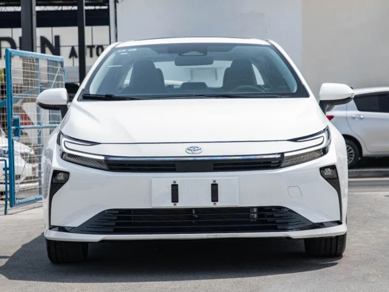2026 Toyota Corolla 1.8 Litres Naturally Aspirated 4-Cylinder Petrol Hybrid White Black Sedan