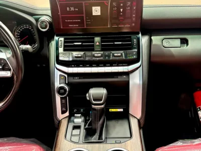 2022 Toyota Land Cruiser VXR 3.5 Litres Twin-Turbo V6 Petrol Engine Grey Maroon SUV GCC Specs