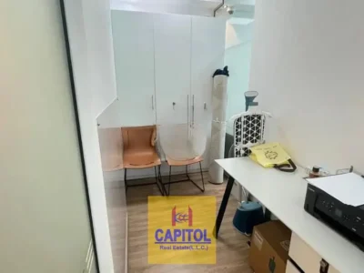 1,127 sqft WELL FURNISHED OFFICE WITH 4 GLASS PARTITION AVAILABLE FOR RENT IN BUSINESS BAY