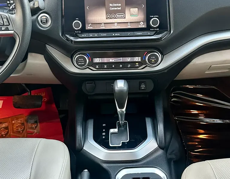 2023 Nissan Xterra Titanium 2.5 Litres 6 Cylinders Petrol Engine Silver Beige SUV GCC Specs