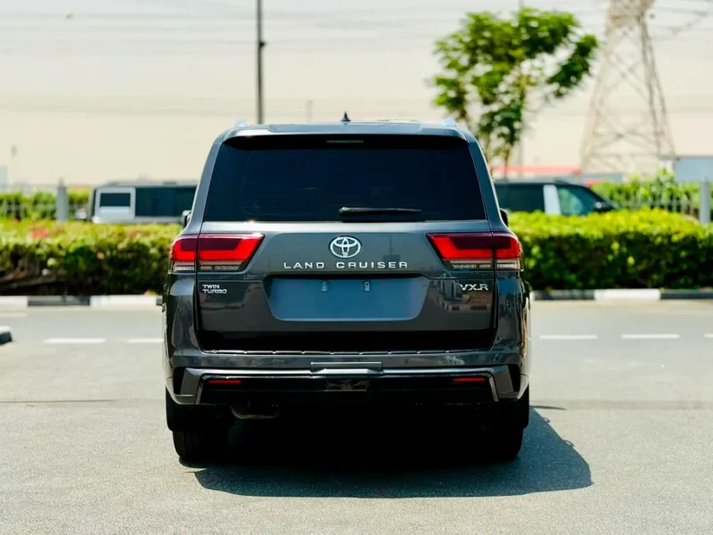 2022 Toyota Land Cruiser VXR 3.5 Litres Twin-Turbo V6 Petrol Engine Grey Maroon SUV GCC Specs
