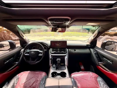 2022 Toyota Land Cruiser VXR 3.5 Litres Twin-Turbo V6 Petrol Engine Grey Maroon SUV GCC Specs