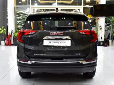 2018 GMC Terrain SLT 4 Cylinders Petrol Engine Grey SUV American Specs Automatic