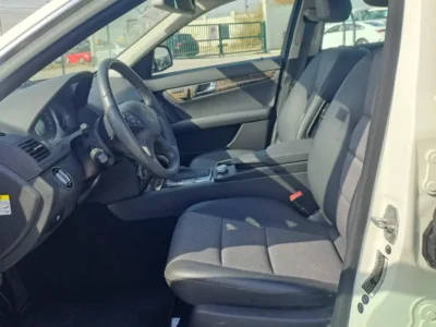 2008 Mercedes-Benz C-Class C250 4 Cylinders Petrol Engine White Black Sedan Pristine Condition
