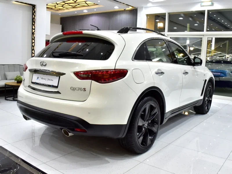 2016 Infiniti QX70 S 6 Cylinders Petrol Engine White Black SUV GCC Specs Automatic