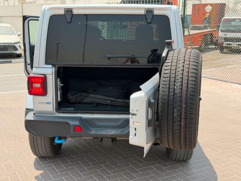 2023 Jeep Wrangler Sahara 2.0 Liters 4 Cylinders Hybrid Engine Silver Black SUV US Specs