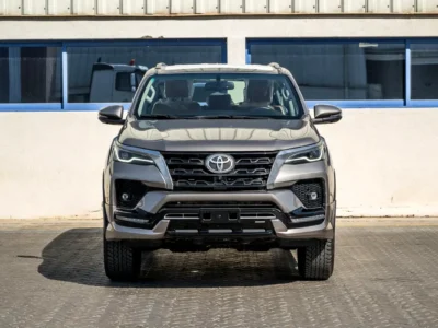 2026 Toyota Fortuner SR5 4.0 Litres 6 Cylinders Petrol Engine Grey Tan SUV GCC Specs