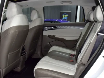2023 MG RX9 Luxury 4 Cylinders Petrol Engine White Beige SUV Chinese Specs Automatic