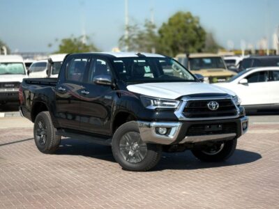 2026 Toyota Hilux SR5 2.7 Litres 4 Cylinders Petrol Engine Black Red Pickup Truck GCC Specs
