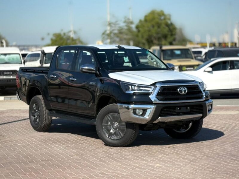 2026 Toyota Hilux SR5 2.7 Litres 4 Cylinders Petrol Engine Black Red Pickup Truck GCC Specs