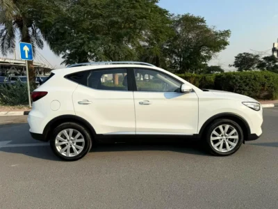 2025 MG ZS Comfort 1.5 Litres 4 Cylinders Petrol Engine White Black SUV GCC Specs Automatic