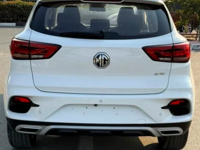 2025 MG ZS Comfort 1.5 Litres 4 Cylinders Petrol Engine White Black SUV GCC Specs Automatic