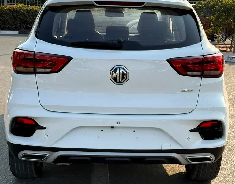 2025 MG ZS Comfort 1.5 Litres 4 Cylinders Petrol Engine White Black SUV GCC Specs Automatic