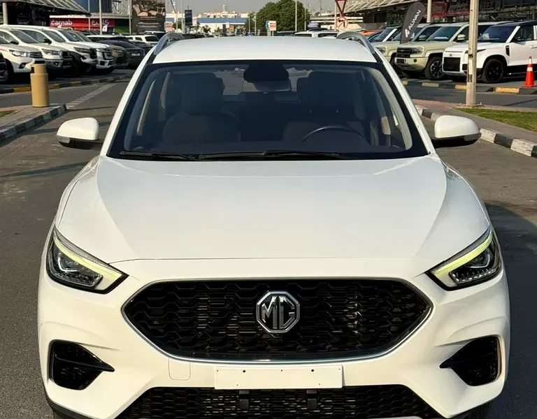 2025 MG ZS Comfort 1.5 Litres 4 Cylinders Petrol Engine White Black SUV GCC Specs Automatic