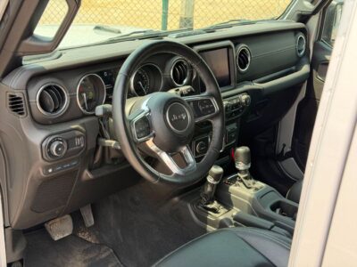 2023 Jeep Wrangler Sahara 2.0 Liters 4 Cylinders Hybrid Engine Silver Black SUV US Specs