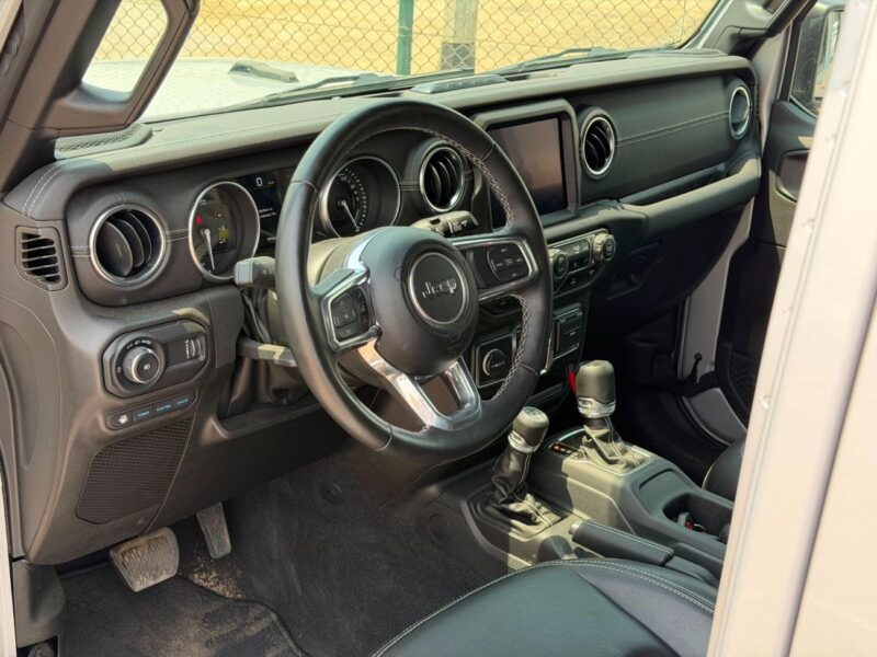2023 Jeep Wrangler Sahara 2.0 Liters 4 Cylinders Hybrid Engine Silver Black SUV US Specs