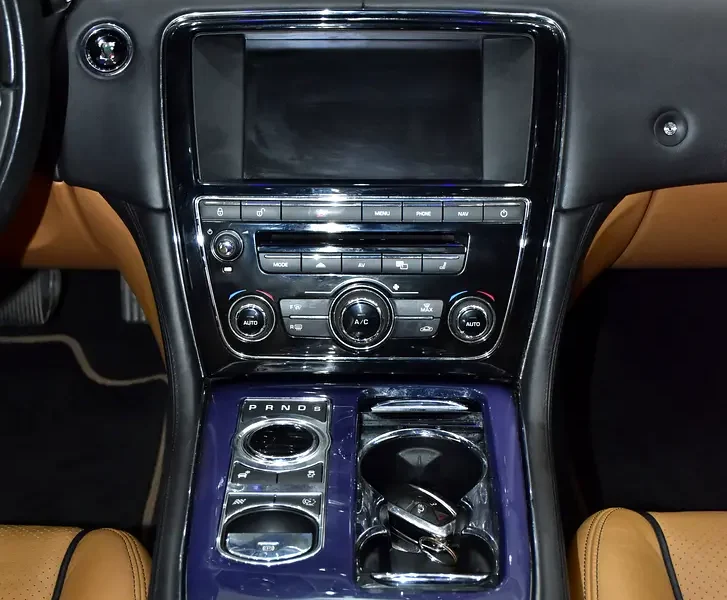 2013 Jaguar XJ Premium Luxury (Lwb) 5.0 Litres 8 Cylinders Petrol Engine Black Tan Sedan GCC