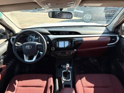 2026 Toyota Hilux SR5 2.7 Litres 4 Cylinders Petrol Engine Black Red Pickup Truck GCC Specs
