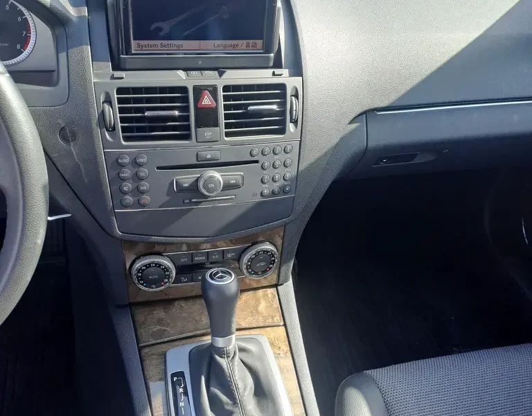 2008 Mercedes-Benz C-Class C250 4 Cylinders Petrol Engine White Black Sedan Pristine Condition