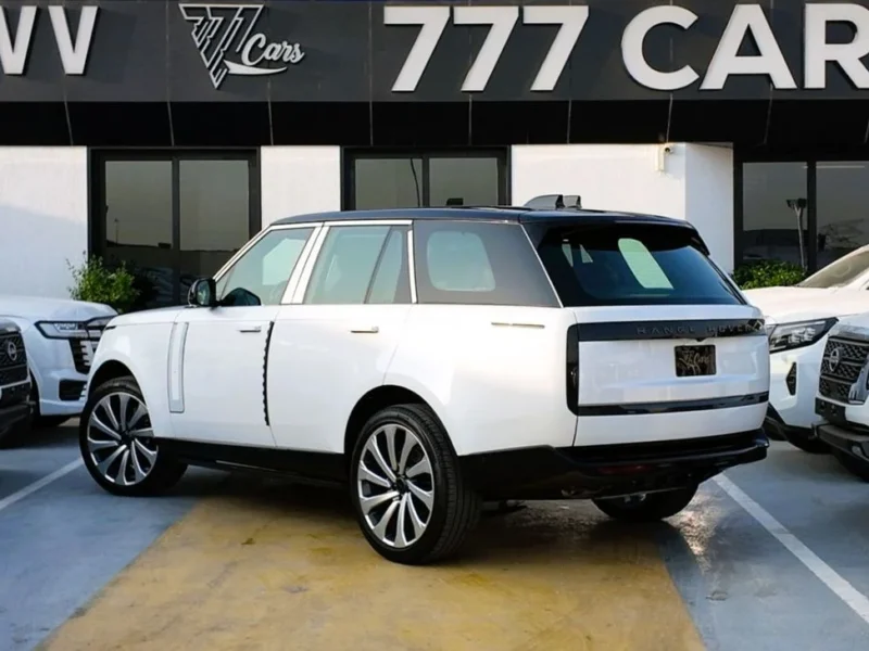 2026 Range Rover Autobiography P530 4.4 Litres 8 Cylinders Petrol Engine White Burgundy SUV