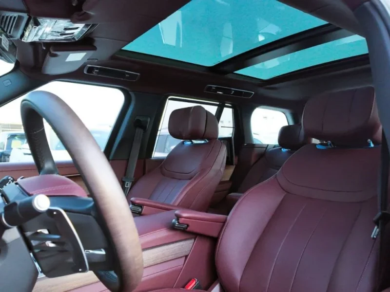 2026 Range Rover Autobiography P530 4.4 Litres 8 Cylinders Petrol Engine White Burgundy SUV