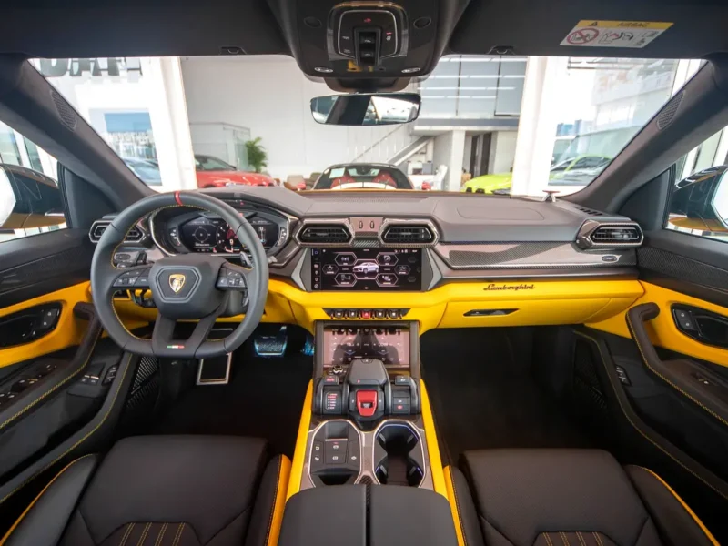 2025 Lamborghini Urus SE V8 4.0 Litres Twin-Turbo Plug-in Hybrid Yellow Black SUV Japanese Specs