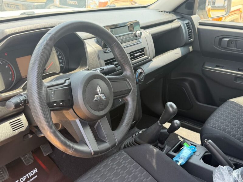2026 Mitsubishi L200 GL 2.4 Litres 4 Cylinders Diesel Engine White Grey Pickup Truck GCC