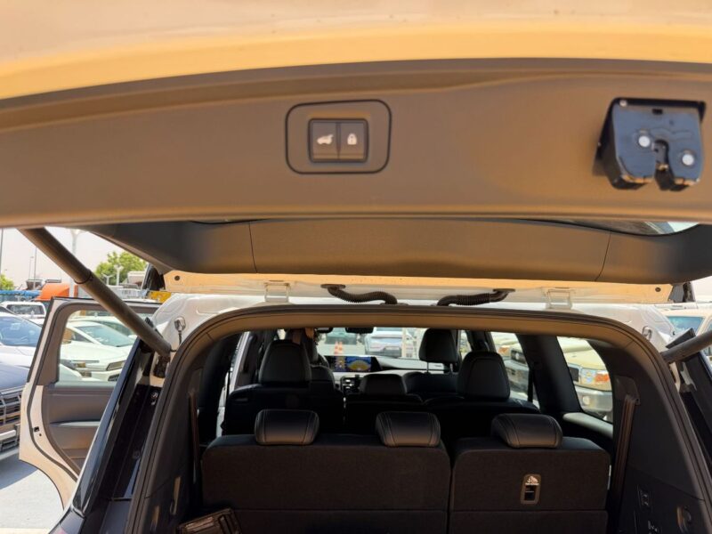 2026 Nissan Patrol PRO 4X 3.5-liter twin-turbo V6 Petrol Engine White Black SUV GCC Specs