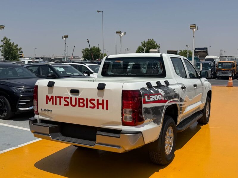 2026 Mitsubishi L200 GL 2.4 Litres 4 Cylinders Diesel Engine White Grey Pickup Truck GCC