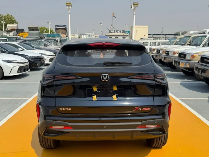 2025 Changan X5 Plus BEYOND PRO 1.5-liter Turbocharged 4-cylinder Engine Black Red SUV