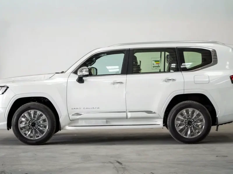 2026 Toyota Land Cruiser VXR 3.5 Litres Twin-Turbo V6 Petrol Engine White Red SUV GCC Specs