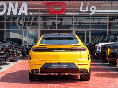 2025 Lamborghini Urus SE V8 4.0 Litres Twin-Turbo Plug-in Hybrid Yellow Black SUV Japanese Specs