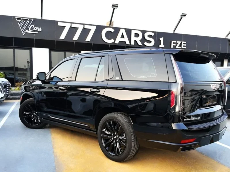 2021 Cadillac Escalade Sport Platinum 6.2L V8 Petrol Engine Black Burgundy SUV GCC Specs